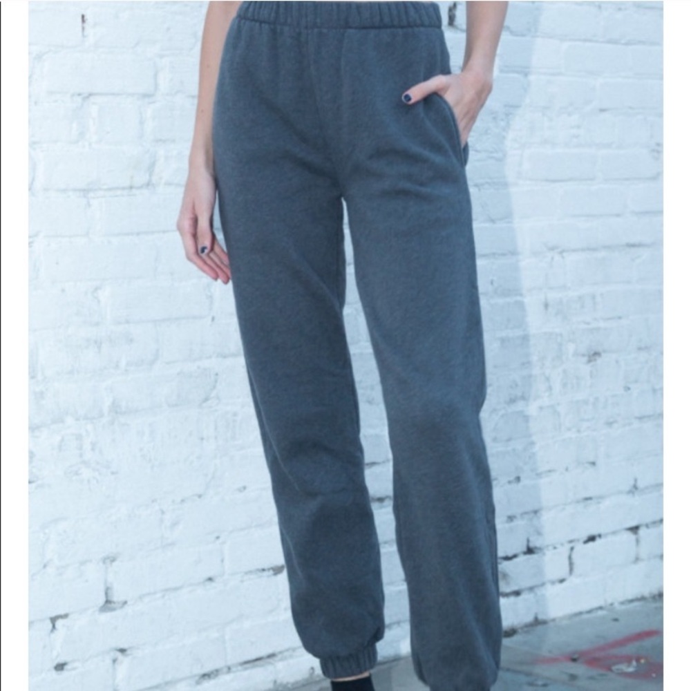 Brandy Melville Rosa Sweatpants